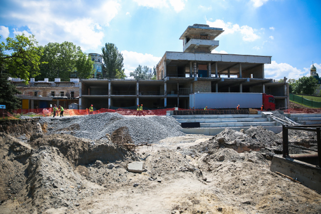 new commercial building going up
